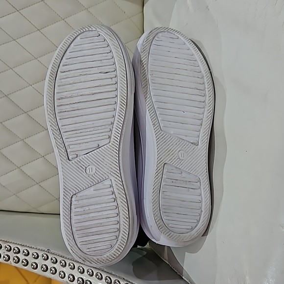 WILD FABLE UNISEX HIGH TOP BLACK AND WHITE SNEAKERS SIZE 11 - Picture 3 of 5